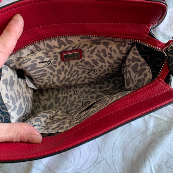 New never used pink guess purse - Picture 3 of 3